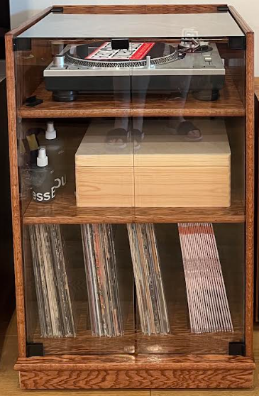 English chestnut SC2230 with glass top and doors.